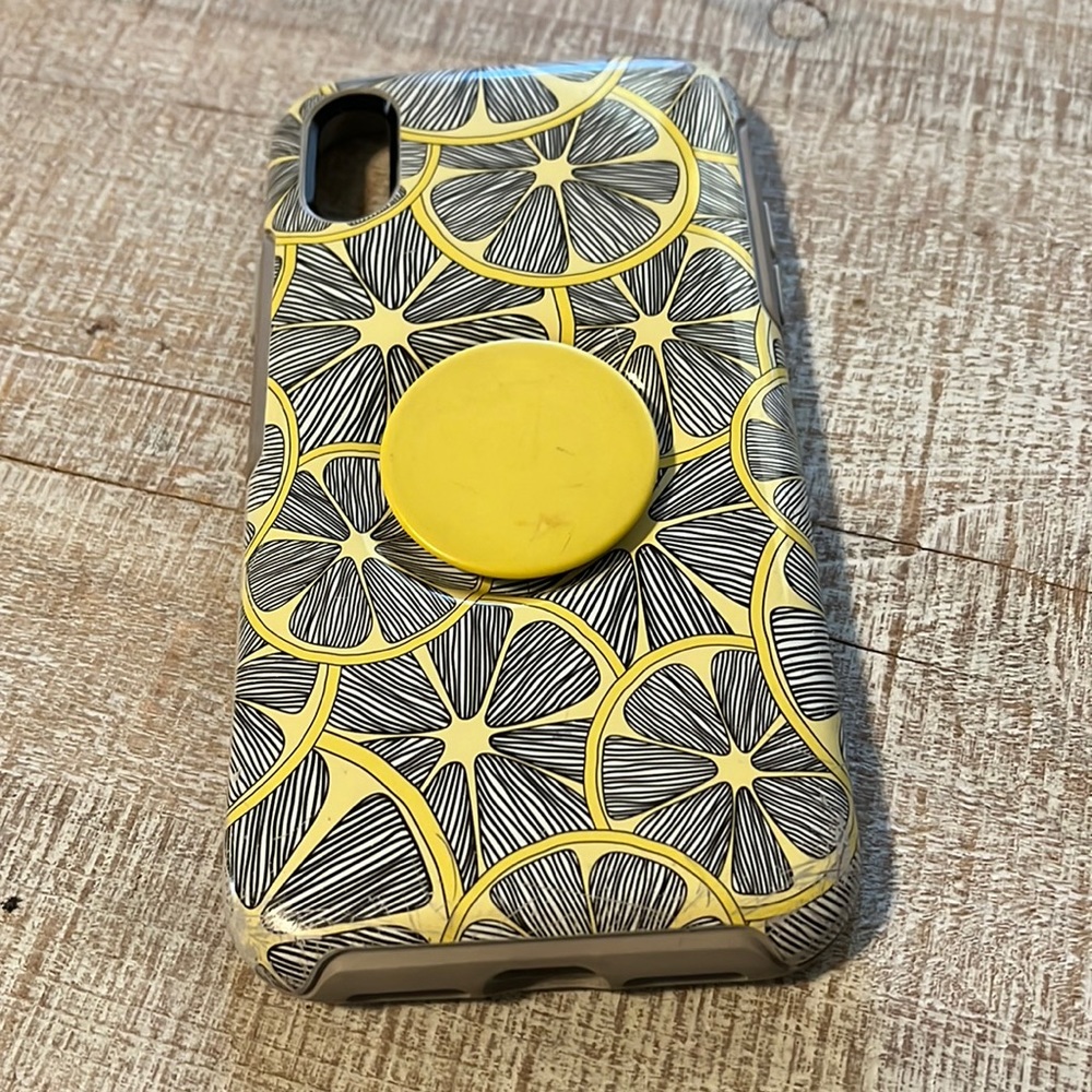 iPhone XR otterbox case